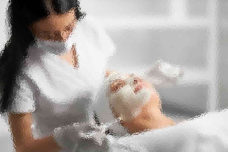 What Makes Skincare Clinic Different from Spa and Beauty Salon?